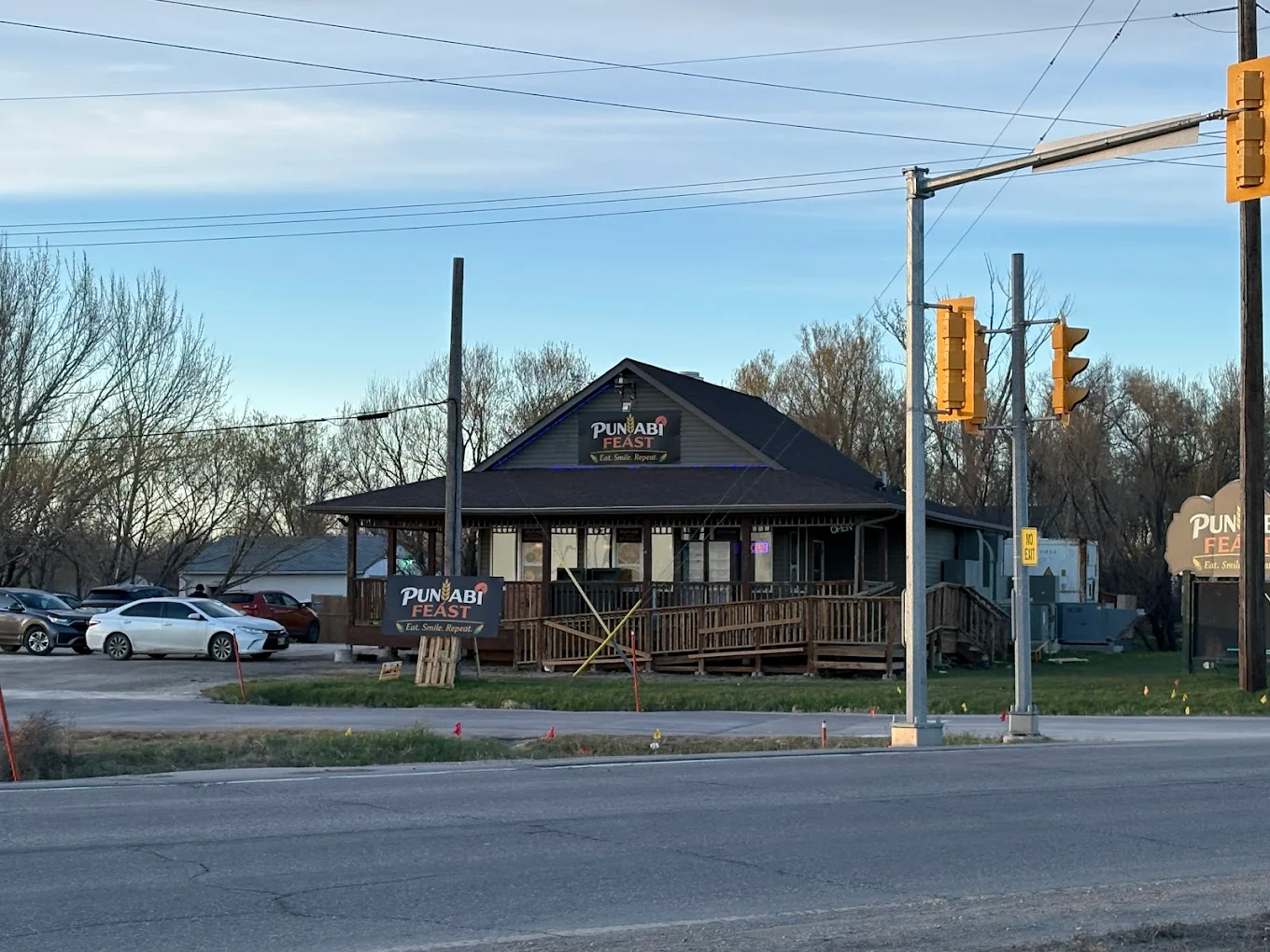 Punjabi Feast authentic Indian restaurant on Murray Ave in Winnipeg north end